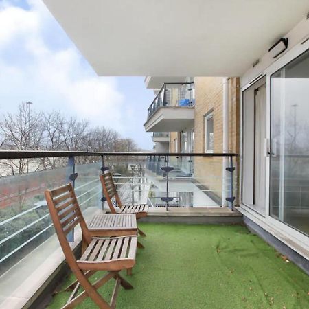 2 Bedroom Flat In Riverside West London Eksteriør bilde