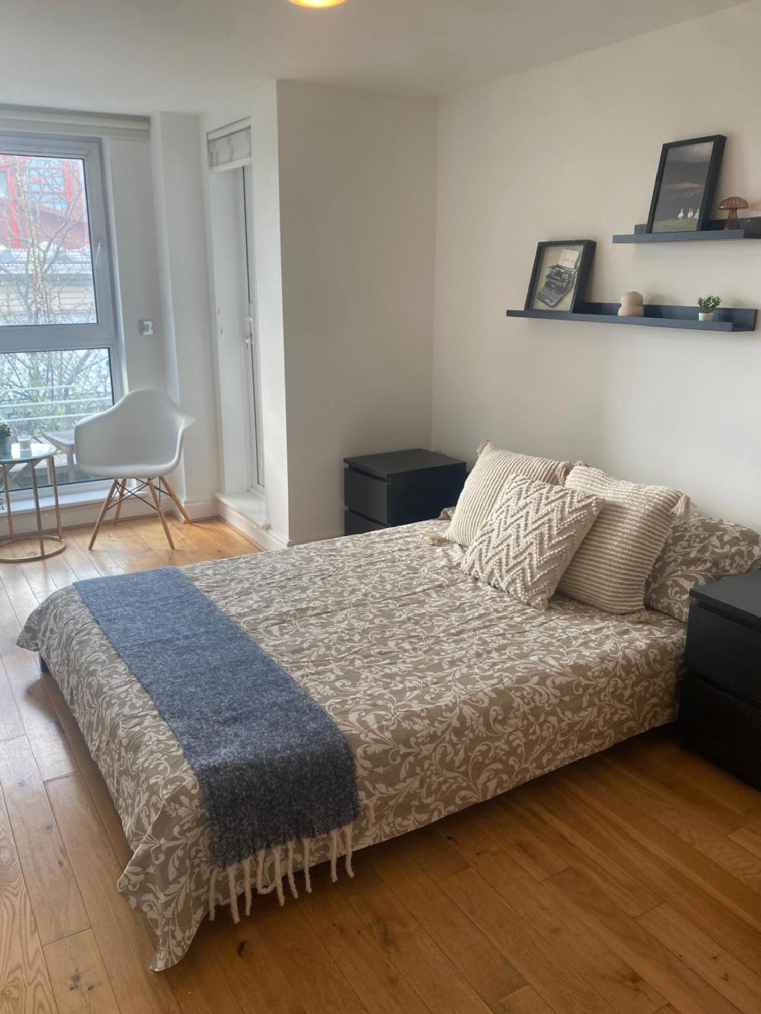 2 Bedroom Flat In Riverside West London Eksteriør bilde
